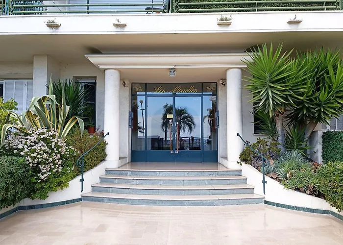 Charming T1 With Terrace And Sea View Nice