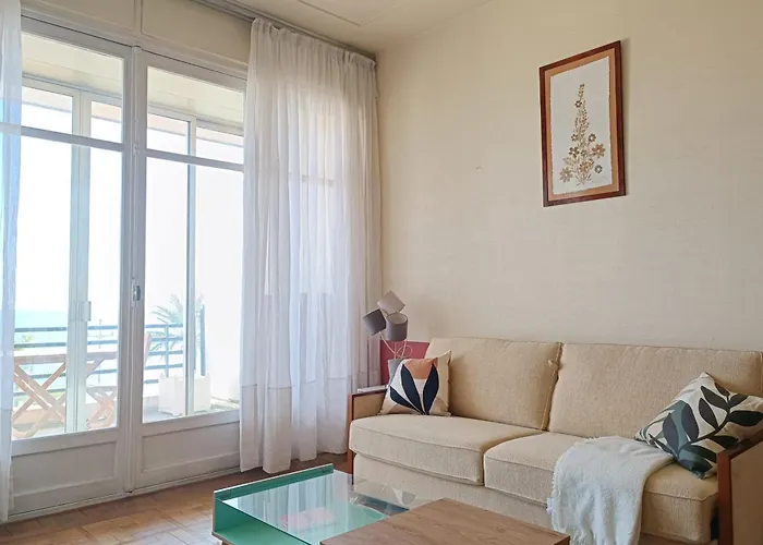 Charming T1 With Terrace And Sea View * نيس