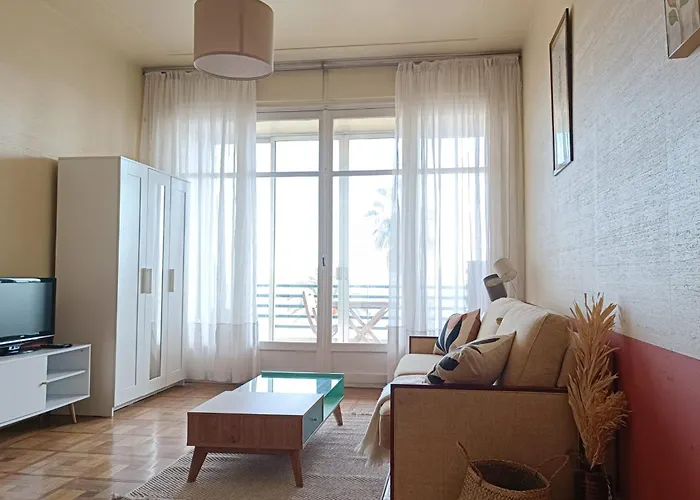 Charming T1 With Terrace And Sea View Nice