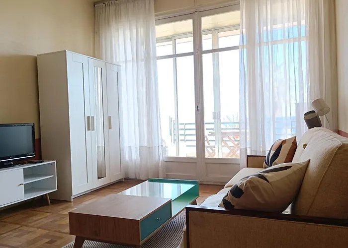 Charming T1 With Terrace And Sea View