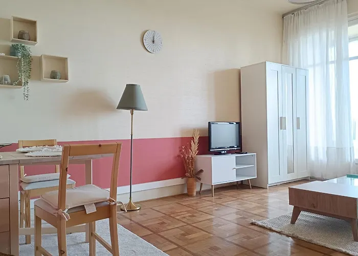Charming T1 With Terrace And Sea View شقة