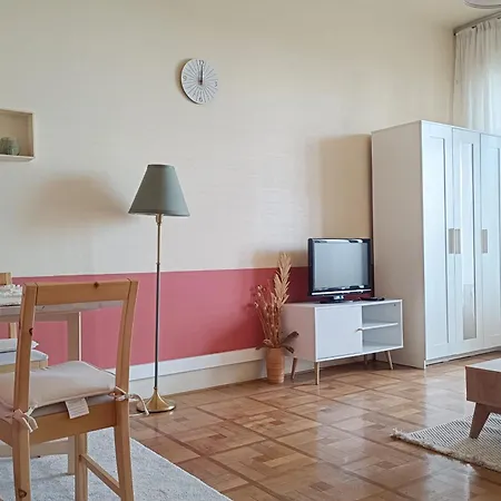 Charming T1 With Terrace And Sea View Apartman